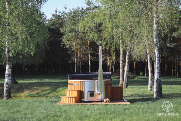 Acrylic hot tub with integrated heater and thermo wood cladding