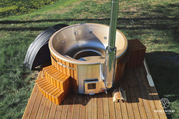 Acrylic hot tub with integrated heater and thermo wood cladding