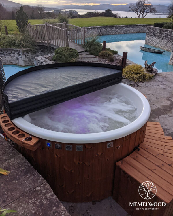 Acrylic hot tub with integrated heater and thermo wood cladding