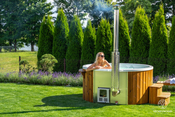 Acrylic hot tub with integrated heater and thermo wood cladding