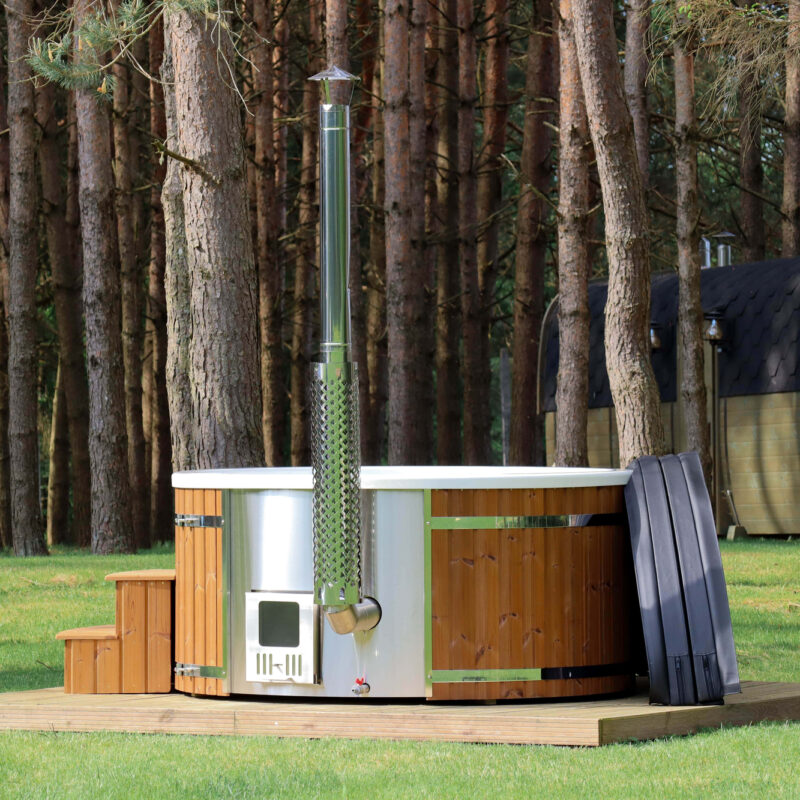 Acrylic hot tub with integrated heater and thermo wood cladding