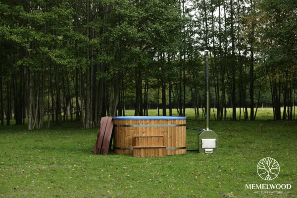 Acrylic square hot tub with external heater and thermo wood cladding