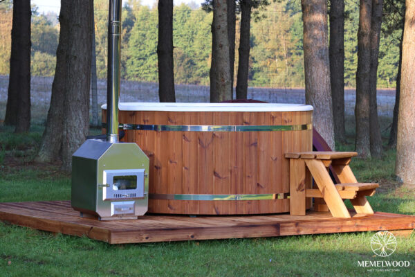 Fiberglass round hot tub with external heater and thermo wood cladding