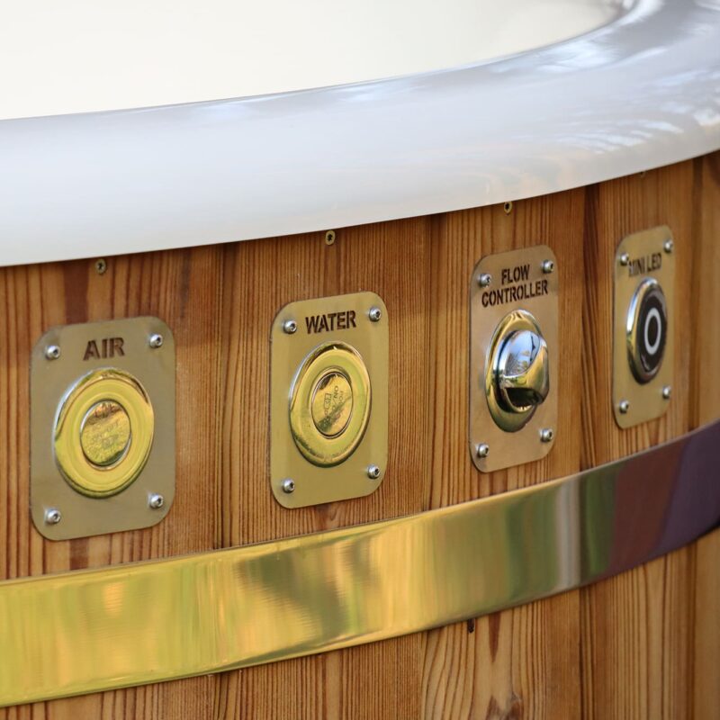 Fiberglass round hot tub with external heater and thermo wood cladding