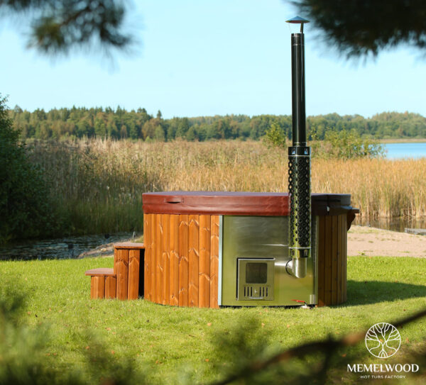 Fiberglass round hot tub with integrated heater and thermo wood cladding