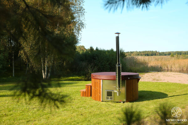 Fiberglass round hot tub with integrated heater and thermo wood cladding