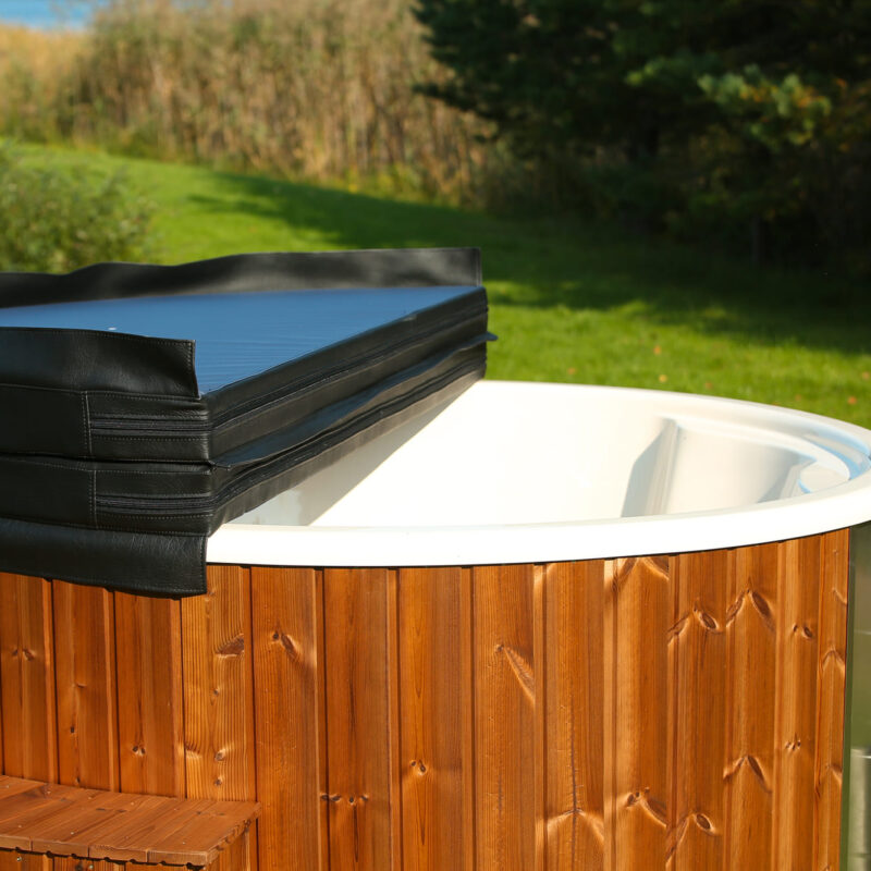 Fiberglass round hot tub with integrated heater and thermo wood cladding