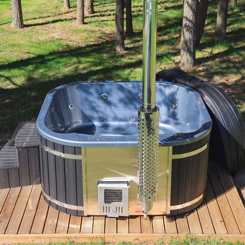 Acrylic square hot tub with integrated heater and wpc cladding