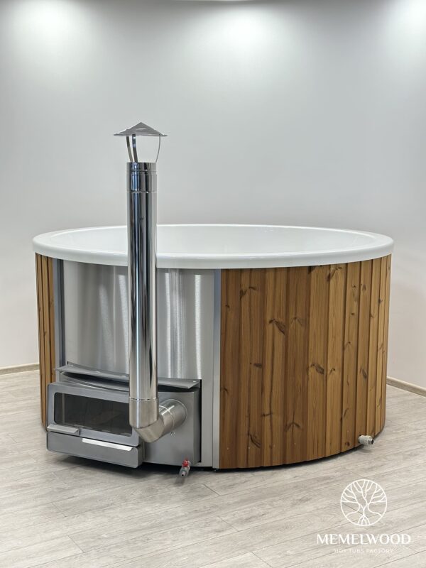 Acrylic hot tub with horizon heater and thermo wood cladding