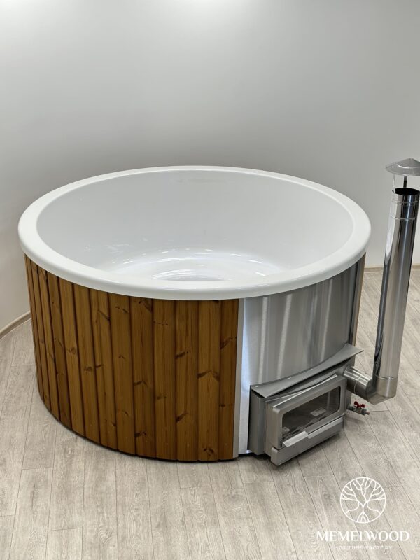 Acrylic hot tub with horizon heater and thermo wood cladding