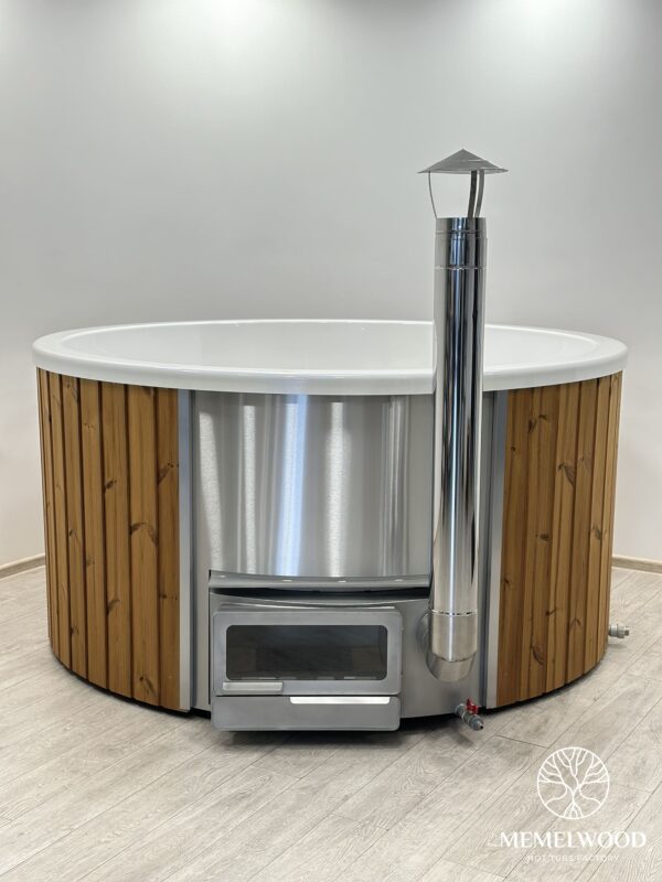 Acrylic hot tub with horizon heater and thermo wood cladding